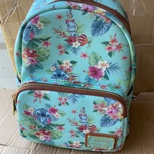 Disney lilo and stitch / Stitch loungefly